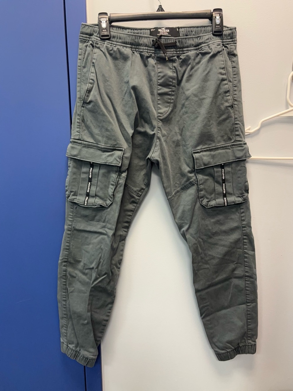 Hollister Men's light green / Gray Cargo Jogger Pants